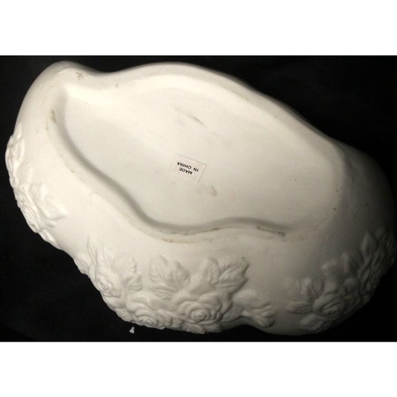White Porcelain Cherub Angel Trinket Box Jewelry Baby Face Rose Gothic Victorian - Picture 9 of 9